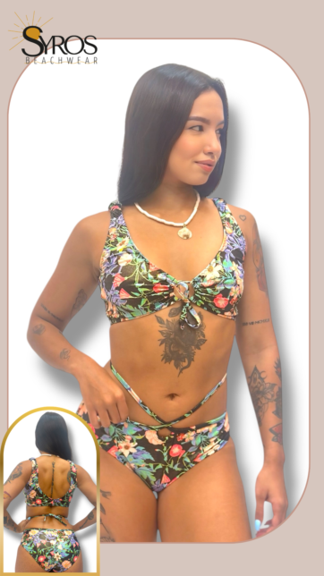 Top con amarre en el centro y panty  con flores lila  rosadas y hojas verdes