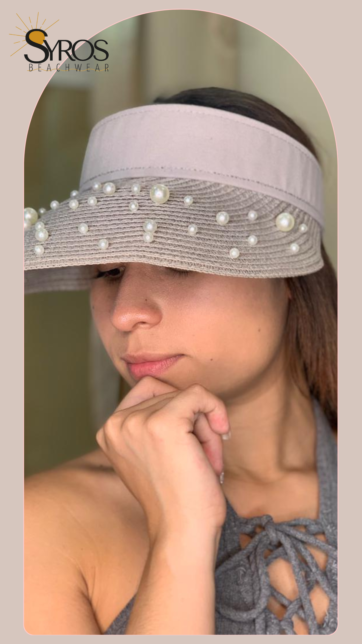 Visera Gris con perlas blancas cierre magico