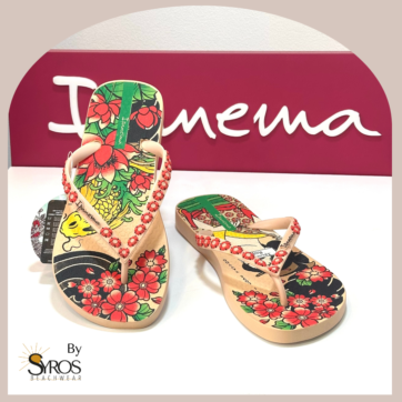 Sandalias Ipanema Coral con flores rojas geisha