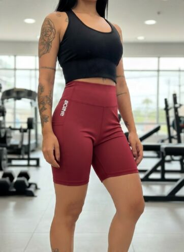 Biker vinotinto con pretina superior